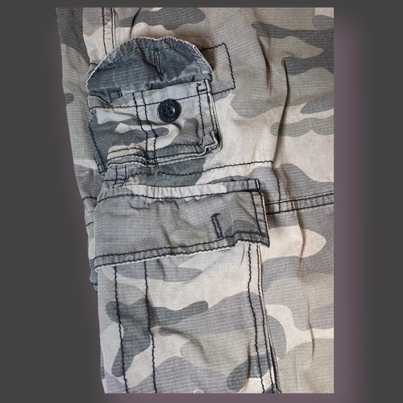 Airwalk Men’s Camouflage Sporty Knee Length Shorts Lots of Pockets Size 30 - Picture 5 of 16